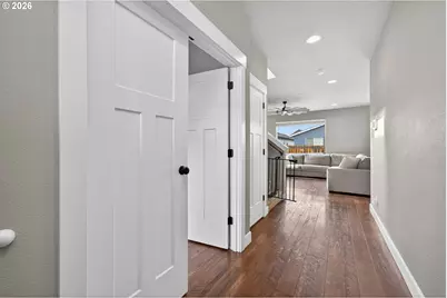 1706 NW 26th Ave, Battle Ground, WA 98604 - Photo 3