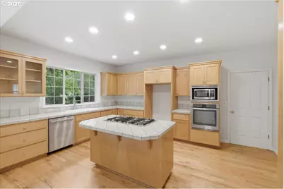 3471 Lakeside Dr, Eugene, OR 97401 - Photo 11