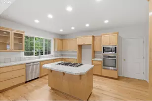 3471 Lakeside Dr, Eugene, OR 97401 - Photo 11