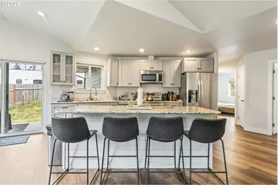 55503 Madrone Dr, Bandon, OR 97411 - Photo 9