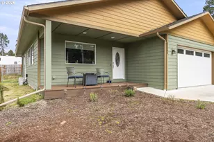 55503 Madrone Dr, Bandon, OR 97411 - Photo 3