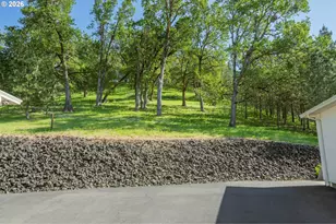 585 Pegasus Ln, Roseburg, OR 97471 - Photo 41