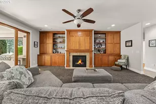 585 Pegasus Ln, Roseburg, OR 97471 - Photo 9