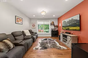 585 Pegasus Ln, Roseburg, OR 97471 - Photo 17