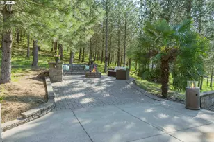 585 Pegasus Ln, Roseburg, OR 97471 - Photo 37