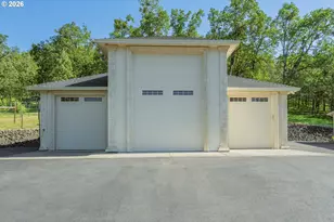 585 Pegasus Ln, Roseburg, OR 97471 - Photo 29