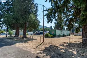 340 5th St, Dillard, OR 97432 - Photo 25