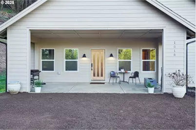 1016 Lincoln Ln, Kelso, WA 98626 - Photo 3