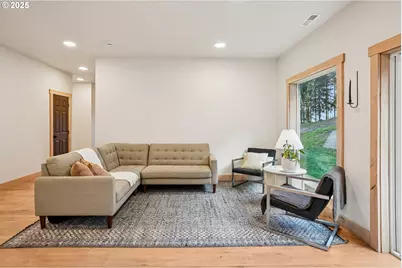 1016 Lincoln Ln, Kelso, WA 98626 - Photo 9