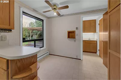 1665 Evergreen Dr, Eugene, OR 97404 - Photo 9