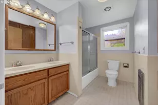 1665 Evergreen Dr, Eugene, OR 97404 - Photo 21