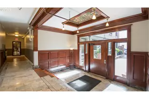 2109 NW Irving St, Portland, OR 97210 - Photo 3