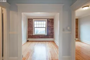 2109 NW Irving St, Portland, OR 97210 - Photo 7