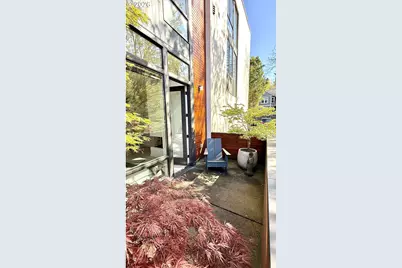 245 SW Meade St #C3, Portland, OR 97201 - Photo 11