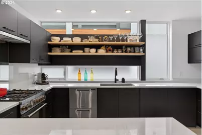 245 SW Meade St #C3, Portland, OR 97201 - Photo 17