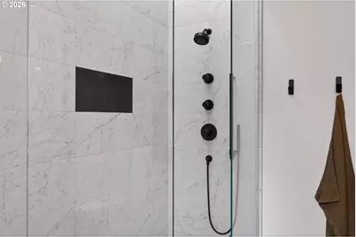 245 SW Meade St #C3, Portland, OR 97201 - Photo 31