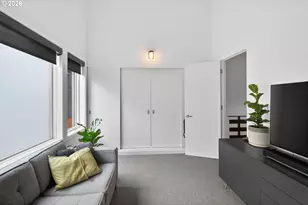 245 SW Meade St, Portland, OR 97201 - Photo 35