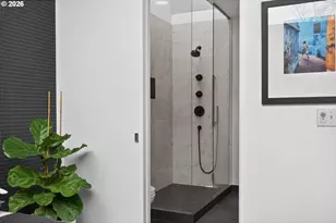 245 SW Meade St, Portland, OR 97201 - Photo 27