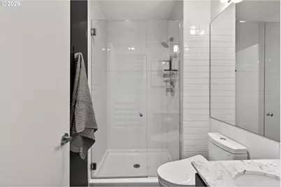 245 SW Meade St #C3, Portland, OR 97201 - Photo 35