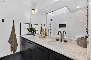 245 SW Meade St, Portland, OR 97201 - Photo 29