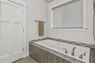 1410 NE Cascadia Ridge Dr, Estacada, OR 97023 - Photo 21