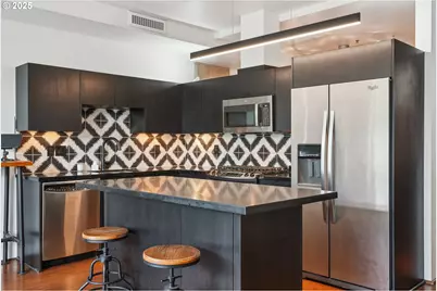 1221 SW 10th Ave #410, Portland, OR 97205 - Photo 13