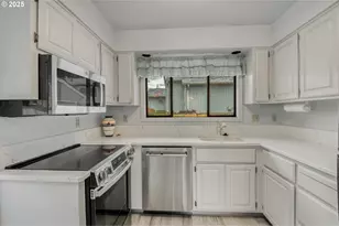 234 NE Shannon St, Hillsboro, OR 97124 - Photo 17