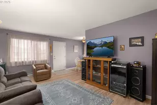 1465 NE Kane Dr, Gresham, OR 97030 - Photo 5