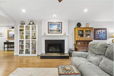 3215 SE Baypoint Dr, Vancouver, WA 98683 - Photo 5