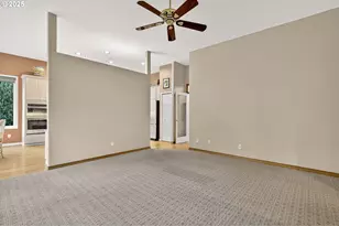 14341 SE Terrace Dr, Clackamas, OR 97015 - Photo 21