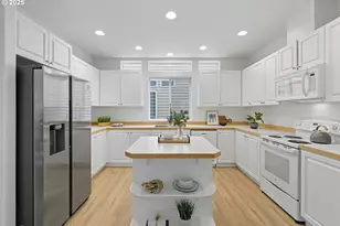 5632 NE Hidden Creek Dr, Hillsboro, OR 97124 - Photo 7