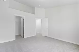 5632 NE Hidden Creek Dr, Hillsboro, OR 97124 - Photo 17