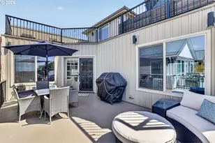 18525 NE Marine Dr, Portland, OR 97230 - Photo 31