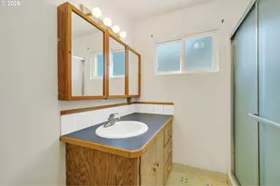 411 Park Ave, Tillamook, OR 97141 - Photo 9