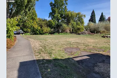 23544 NE Halsey St, Wood Village, OR 97060 - Photo 11