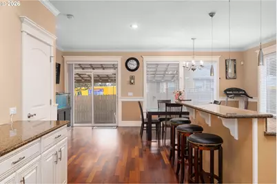 1721 SE 135th Ave, Portland, OR 97233 - Photo 9