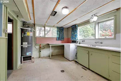 6836 SW Peyton Rd, Portland, OR 97223 - Photo 39