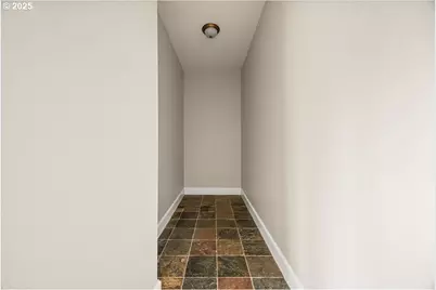 9228 NW McKenna Dr, Portland, OR 97229 - Photo 37