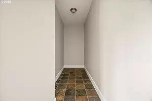 9228 NW McKenna Dr, Portland, OR 97229 - Photo 37