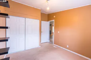 1949 SE Palmquist Rd, Gresham, OR 97080 - Photo 23