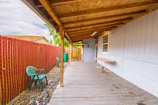 1949 SE Palmquist Rd, Gresham, OR 97080 - Photo 31