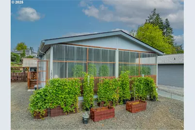 1873 E Cedar St, Myrtle Point, OR 97458 - Photo 3