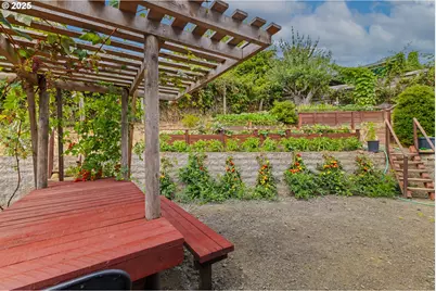 1873 E Cedar St, Myrtle Point, OR 97458 - Photo 7