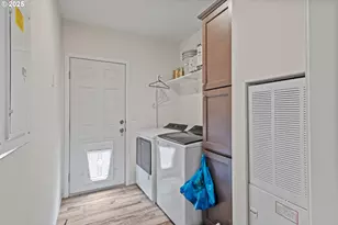 1873 E Cedar St, Myrtle Point, OR 97458 - Photo 25