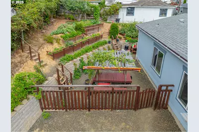 1873 E Cedar St, Myrtle Point, OR 97458 - Photo 33