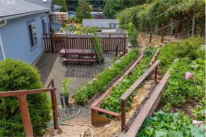 1873 E Cedar St, Myrtle Point, OR 97458 - Photo 5