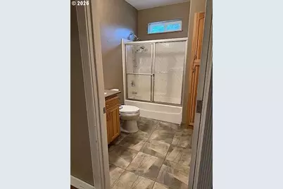 300 Mattie K Ln, Roseburg, OR 97471 - Photo 9