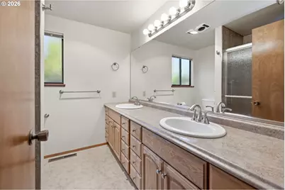 1761 Russet Dr, Eugene, OR 97401 - Photo 27