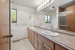 1761 Russet Dr, Eugene, OR 97401 - Photo 27