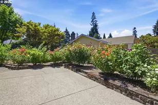 1761 Russet Dr, Eugene, OR 97401 - Photo 43